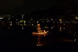 夜和舟飾りライトアップ